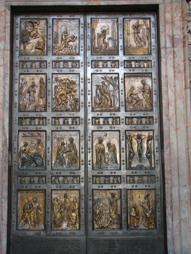 2008/03(March)/AroundTheWorld/Rome/800x600_door only opened once each 25 years and only by Pope.jpg